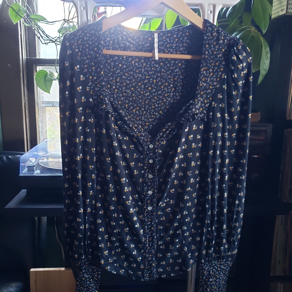 Free People knit sweetheart neckline blouse